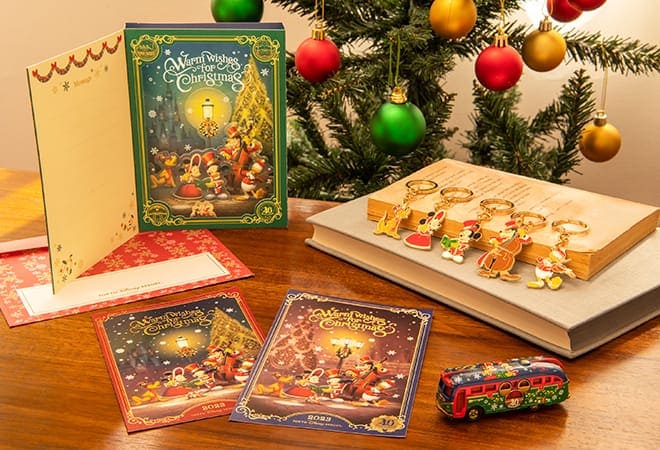 「ディズニー・クリスマス」スペシャルグッズ クリスマスの音楽を奏でるミッキーたちが描かれたグッズ登場